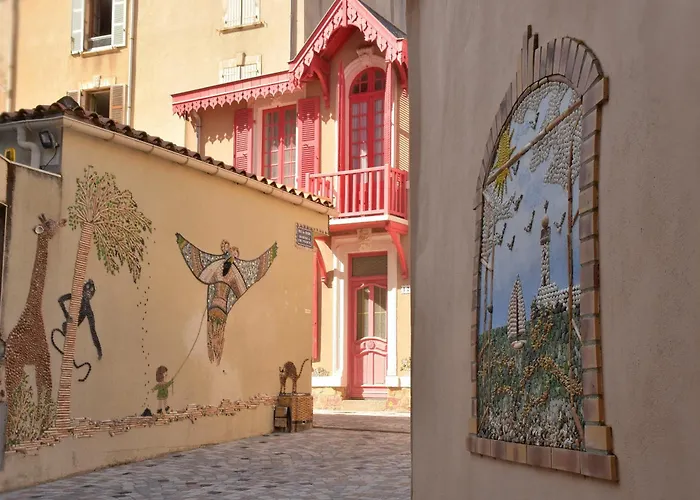 Le Valpa Face Garage * Ле-Сабль-д’Олон