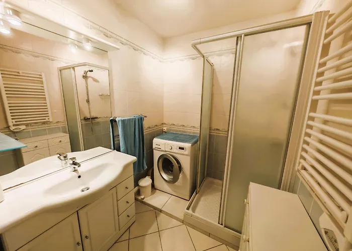 Le Valpa Face Garage Ле-Сабль-д’Олон